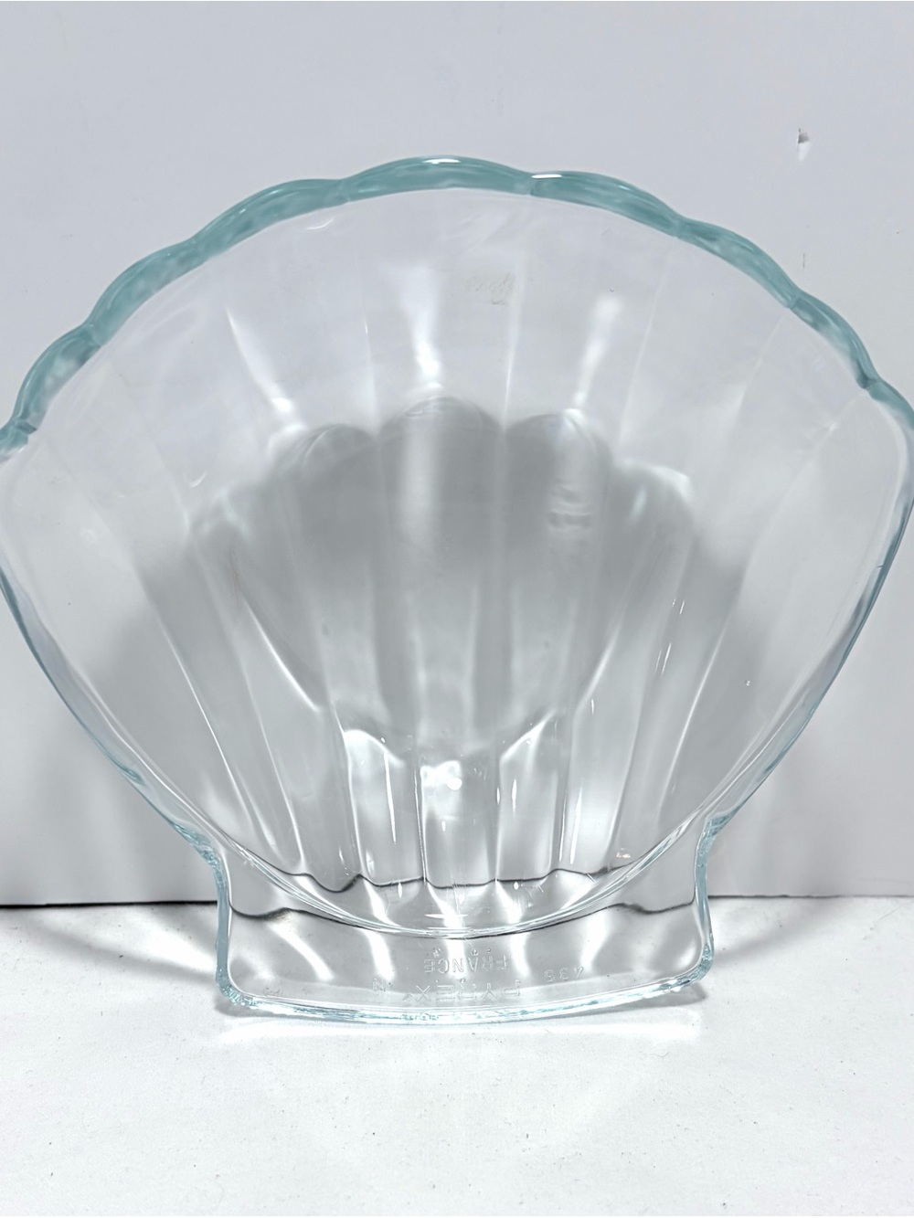 Vintage Pyrex Clear Scalloped Serving Bowl